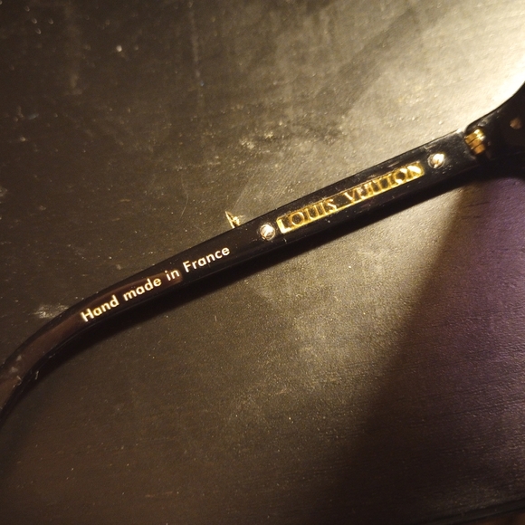 Louis Vuitton evidence woman sunglasses 100%authentic. Reat shape - Picture 2 of 10